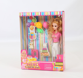 Кукла с аксессуарами.