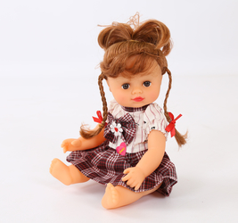 Кукла Алина в рюкзаке
