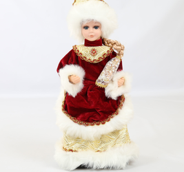 Снегурочка поёт песню. 