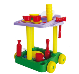 Сервировочный стол с набором посуды