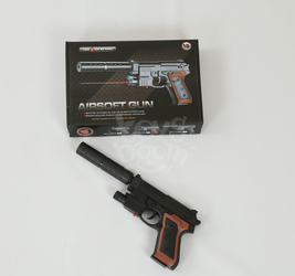 Пистолет с пулями в коробке. 