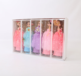 Кукла в пышном платье