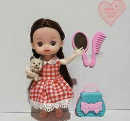 Кукла с аксессуарами. 