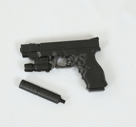 Пистолет в пакете.