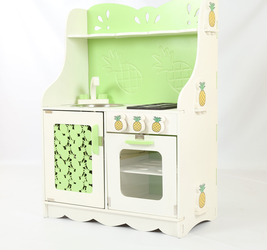 Кухня маленькая, ананас